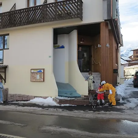 Otel Des Neiges 2*